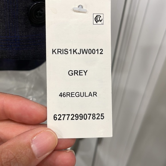 Brand new, MK men’s navy & gray plaid suit, comes with 2 pairs of pants - Picture 3 of 4
